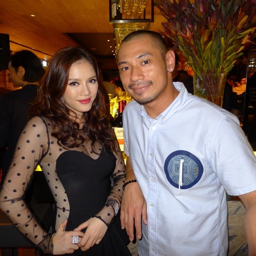 Lý Nhã Kỳ phô diễn vẻ đẹp mặn mà trong một thiết kế của Stella McCartney. Lý Nhã Kỳ phô diễn vẻ đẹp mặn mà trong một thiết kế của Stella McCartney.