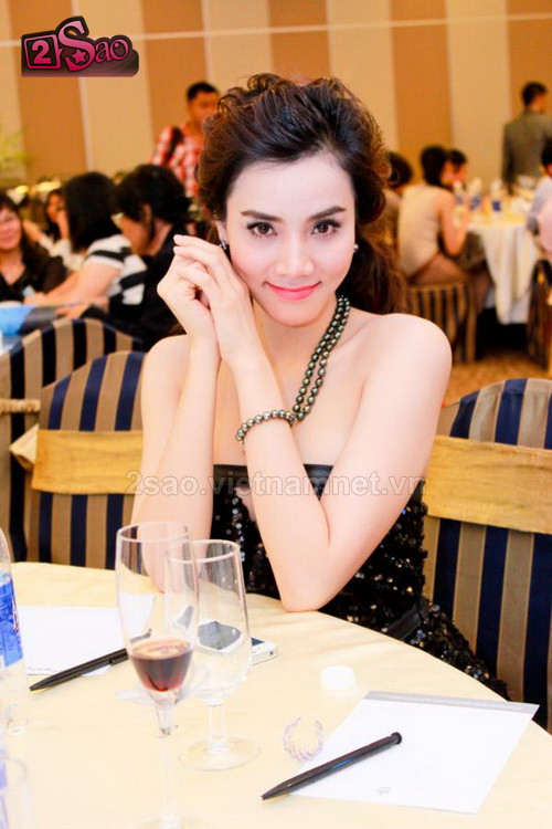 Cô nàng thực sự quyến rũ.