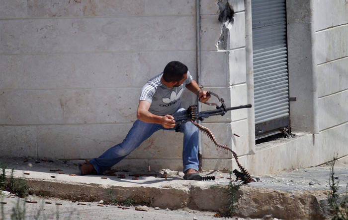 Syria đổ nát, tan hoang, chết chóc và đau thương vì nội chiến những ngày tháng 7, tháng 8/2012 Syria đổ nát, tan hoang, chết chóc và đau thương vì nội chiến những ngày tháng 7, tháng 8/2012