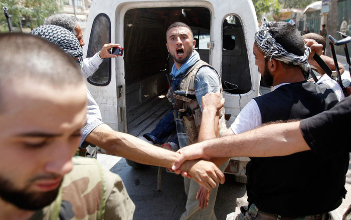 Syria đổ nát, tan hoang, chết chóc và đau thương vì nội chiến những ngày tháng 7, tháng 8/2012 Syria đổ nát, tan hoang, chết chóc và đau thương vì nội chiến những ngày tháng 7, tháng 8/2012