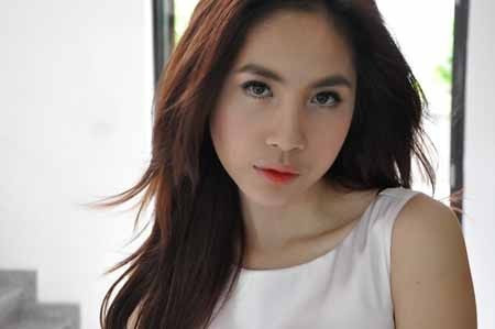 Nhưng dần dần, Thủy Tiên trở nên kiều diễm hơn rất nhiều. Nhưng dần dần, Thủy Tiên trở nên kiều diễm hơn rất nhiều.