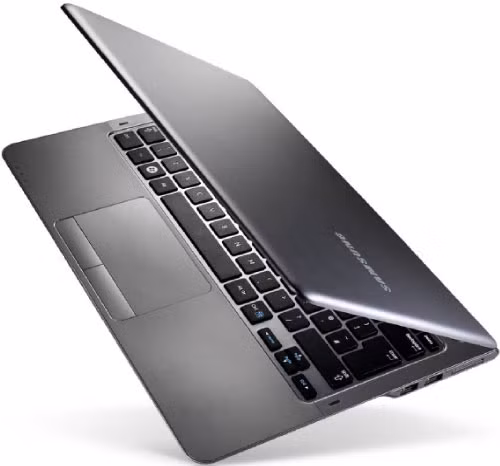 Máy tính xách tay Samsung NP530U4BH: Thuộc dòng Ultrabook Serie 5 vừa được Samsung giới thiệu tại Việt Nam. Sản phẩm có cấu hình đề xuất bao gồm BXL Core i5 2467M (1,6GHz, 3MB L3 Cache), màn hình LED 14” độ phân giải 1.366x768 pixel, card đồ họa AMD Radeon HD755M 1GB DDR3, dung lượng lưu trữ 500GB kết hợp 16GB SSD giúp tăng tốc khi khởi động.
