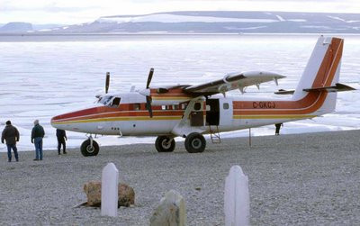 Về thời gian đào tạo: Tất cả 12 phi công máy bay DHC-6 của Quân chủng Hải quân đều phải trải qua khóa học tiếng Anh tại Canađa 3 tháng nữa thì mới đủ điều kiện vào huấn luyện bay DHC-6 tại Cana da. Về thời gian đào tạo: Tất cả 12 phi công máy bay DHC-6 của Quân chủng Hải quân đều phải trải qua khóa học tiếng Anh tại Canađa 3 tháng nữa thì mới đủ điều kiện vào huấn luyện bay DHC-6 tại Cana da.