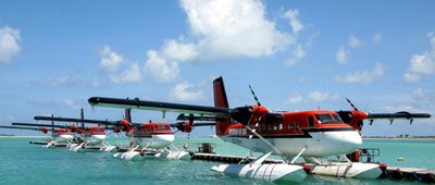 Theo Hợp đồng ngoại thương số 022012/TH-Viking ngày 9-8-2012 do Công ty Tân Hồng thuộc Tổng công ty kinh tế kỹ thuật công nghiệp quốc phòng (Gaet), Tổng cục công nghiệp Quốc phòng ký với Công ty Viking Canađa về việc huấn luyện phi công máy bay DHC - 6 của Quân chủng Hải quân, bao gồm 10 điều khoản và một phụ lục có nội dung phù hợp với quy định của Nhà nước, Bộ Quốc phòng Việt Nam và thông lệ quốc tế, có đủ điều kiện thực hiện. Theo Hợp đồng ngoại thương số 022012/TH-Viking ngày 9-8-2012 do Công ty Tân Hồng thuộc Tổng công ty kinh tế kỹ thuật công nghiệp quốc phòng (Gaet), Tổng cục công nghiệp Quốc phòng ký với Công ty Viking Canađa về việc huấn luyện phi công máy bay DHC - 6 của Quân chủng Hải quân, bao gồm 10 điều khoản và một phụ lục có nội dung phù hợp với quy định của Nhà nước, Bộ Quốc phòng Việt Nam và thông lệ quốc tế, có đủ điều kiện thực hiện.