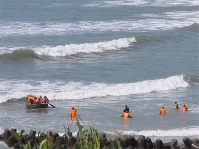 Tổ chức tìm kiếm người bị nạn trên biển.