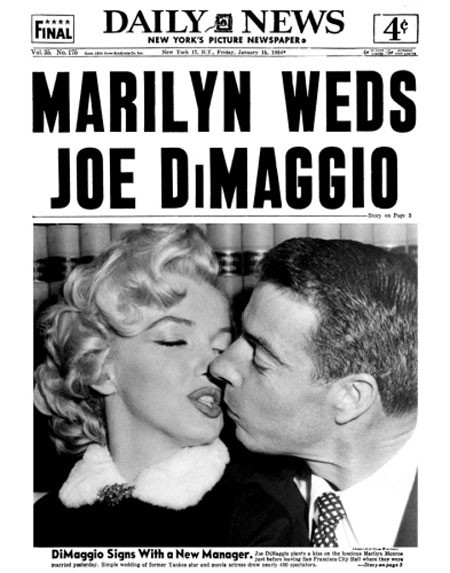 Marilyn Monroe kết hôn với cầu thủ bóng chày Joe DiMaggio năm 1954. Đám cưới được tổ chức hoành tráng với gần 400 khách mời. Marilyn Monroe kết hôn với cầu thủ bóng chày Joe DiMaggio năm 1954. Đám cưới được tổ chức hoành tráng với gần 400 khách mời.