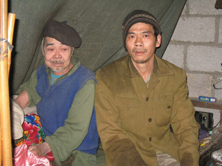 Cha con "kỳ nhân" trị độc rắn