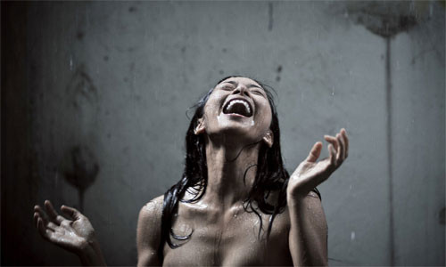 Hình ảnh nude nóng bỏng cực độ của Ngô Thanh Vân trong bộ phim "Ngôi nhà trong hẻm". Hình ảnh nude nóng bỏng cực độ của Ngô Thanh Vân trong bộ phim "Ngôi nhà trong hẻm".