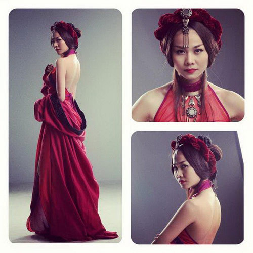 Và bờ lưng nuột nà, thắm nõn trong tạo hình nàng Kiều Thị trong phim "Mỹ nhân kế". Và bờ lưng nuột nà, thắm nõn trong tạo hình nàng Kiều Thị trong phim "Mỹ nhân kế".