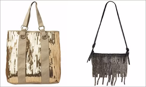 Đi kèm với nó là những trang sức ngầu, quái và ấn tượng. Đi kèm với nó là những trang sức ngầu, quái và ấn tượng.