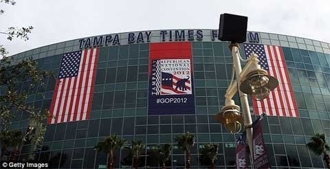 Nhà chức trách hai thành phố trên đã tập hợp nhiều thiết bị khủng gồm xe tải bọc sắt cực mạnh, máy bay không người lái, máy chiếu X-quang EOD, xe bobcat và máy in thẻ lớn để duy trì hòa bình tại nơi diễn ra hội nghị. Công tác chuẩn bị được Bộ An ninh nội địa cho là "sự kiện an ninh quốc gia đặc biệt.