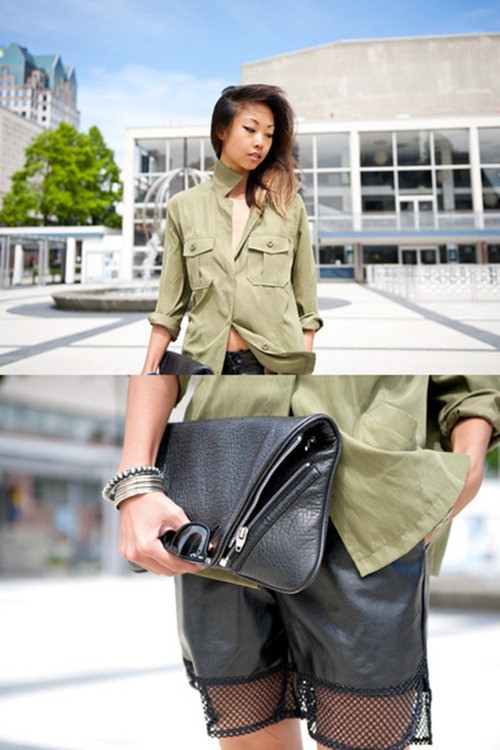 Mạnh mẽ và khỏe khoắn khi phối shorts da cùng với những chiếc áo sơmi hay áo khoác military.