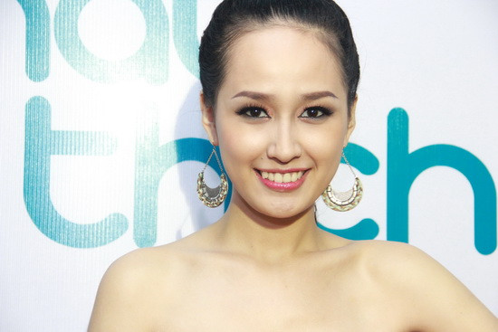 Xuất hiện tại liveshow 8 Bài hát yêu thích tại sân khấu Lan Anh, TP.HCM với vòng ngực khiêm tốn, Mai Phương Thúy khiến nhiều người bất ngờ.