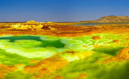 Dallol (Ethiopia) – Khu dân cư nóng nhất thế giới: Nằm ở khu vực thấp hơn mực nước biển khoảng 48 m, Dallol được mệnh danh là núi lửa trên cạn thấp nhất thế giới. Với nhiệt độ trung bình quanh năm là 35 độ C, đây còn được coi là nơi nóng nhất trái đất có người sinh sống. Dallol (Ethiopia) – Khu dân cư nóng nhất thế giới: Nằm ở khu vực thấp hơn mực nước biển khoảng 48 m, Dallol được mệnh danh là núi lửa trên cạn thấp nhất thế giới. Với nhiệt độ trung bình quanh năm là 35 độ C, đây còn được coi là nơi nóng nhất trái đất có người sinh sống.