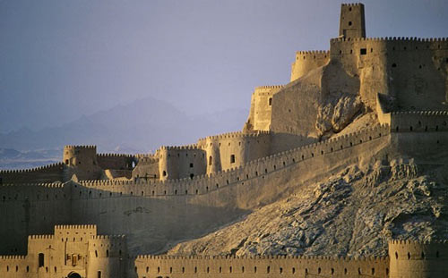 Sa mạc Lut (Iran) - Nơi nóng nhất thế giới: Với nhiệt độ 70,7 độ C, sa mạc Lut nằm ở phía Đông của Iran là "chảo lửa" nóng nhất thế giới. Sa mạc Lut (Iran) - Nơi nóng nhất thế giới: Với nhiệt độ 70,7 độ C, sa mạc Lut nằm ở phía Đông của Iran là "chảo lửa" nóng nhất thế giới.