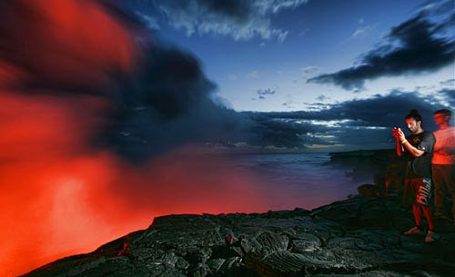 Kilauea (Hawaii) – Núi lửa hoạt động mạnh nhất: Ngọn núi lửa này liên tục hoạt động kể từ năm 1983, phun trào nham thạch vào đại dương. Kilauea (Hawaii) – Núi lửa hoạt động mạnh nhất: Ngọn núi lửa này liên tục hoạt động kể từ năm 1983, phun trào nham thạch vào đại dương.