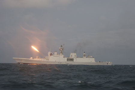 Tàu khu trục Shivalik có thiết kế khí động học hiên đại. Thông số cơ bản: dài 142,5m, rộng 16,9m, mớn nước 4,5m, tải trọng tiêu chuẩn 4.900 tấn, đầy tải 6.200 tấn, thủy thủ đoàn 257 người trong đó có 35 sĩ quan. Tàu khu trục Shivalik có thiết kế khí động học hiên đại. Thông số cơ bản: dài 142,5m, rộng 16,9m, mớn nước 4,5m, tải trọng tiêu chuẩn 4.900 tấn, đầy tải 6.200 tấn, thủy thủ đoàn 257 người trong đó có 35 sĩ quan.