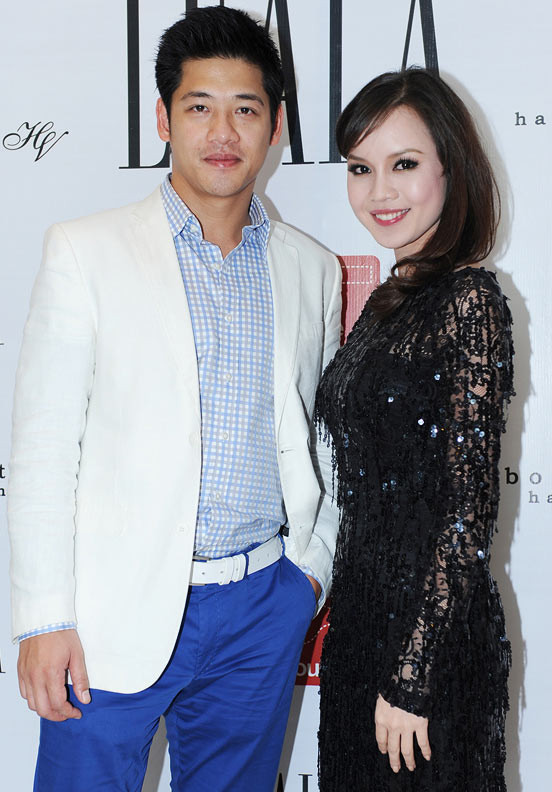 Á hậu Ngọc Oanh lại tiếp tục chiếm được cảm tình lớn từ giới hâm mộ vì lối ăn mặc kín đáo nhưng vô cùng cuốn hút của mình. Á hậu Ngọc Oanh lại tiếp tục chiếm được cảm tình lớn từ giới hâm mộ vì lối ăn mặc kín đáo nhưng vô cùng cuốn hút của mình.