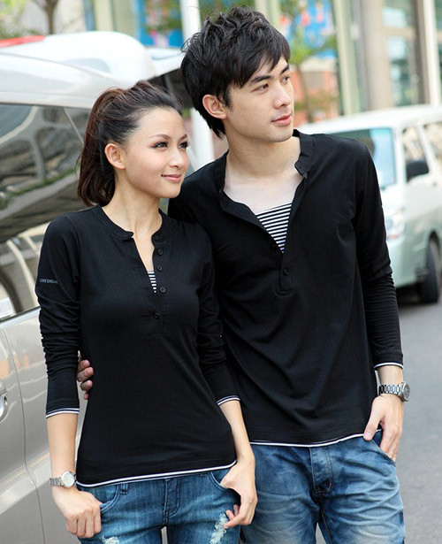 Đen và kẻ là lựa chọn an toàn cho tất cả các đôi .