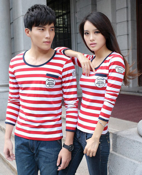 Kẻ trắng - đỏ nổi bật cho đôi ta.