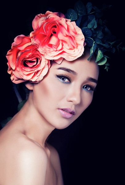 Thay đổi một chút ở màu mắt và môi, Hoa hậu Du lịch đã rất khác lạ. Ảnh: Lê Thiện Viễn. Thay đổi một chút ở màu mắt và môi, Hoa hậu Du lịch đã rất khác lạ. Ảnh: Lê Thiện Viễn.