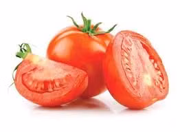 5. Cà chua, rau cải, trái cây: Đây là những loại thực phẩm dễ bị nhiễm khuẩn từ bàn tay của bạn và những loại thức ăn khác. Vì vậy, bạn cần phải rửa tay sạch trước khi chế biến món ăn, đặc biệt là các món salad. Nếu có thể, bạn nên gọt vỏ trái cây để loại trừ mầm bệnh.