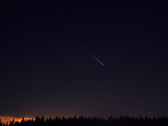 Mưa sao băng Perseid được ghi nhận tại Lahti (Phần Lan) vào đêm qua. Mưa sao băng Perseid được ghi nhận tại Lahti (Phần Lan) vào đêm qua.