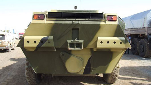 Đặc biệt, BTR-3E1 thiết kế chân vịt ở ngay đuôi xe để lội nước. BTR-3E1 có khả năng bơi trên mặt nước với tốc độ 5km/h. Đặc biệt, BTR-3E1 thiết kế chân vịt ở ngay đuôi xe để lội nước. BTR-3E1 có khả năng bơi trên mặt nước với tốc độ 5km/h.