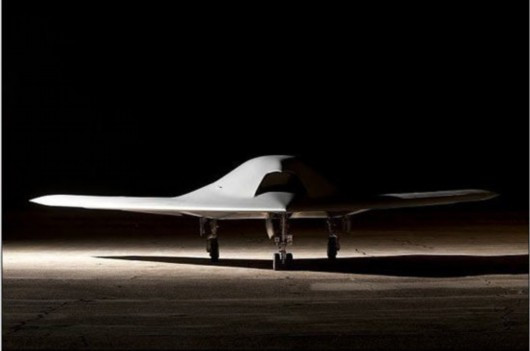 Máy bay không người lái Neuron của Pháp. Được biết, máy bay ném bom tàng hình không người lái AURA do Ấn Độ tự nghiên cứu phát triển rất giống loại máy bay này. Máy bay không người lái Neuron của Pháp. Được biết, máy bay ném bom tàng hình không người lái AURA do Ấn Độ tự nghiên cứu phát triển rất giống loại máy bay này.