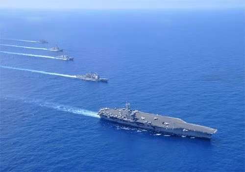Cụm tàu sân bay Mỹ trên biển Đông.