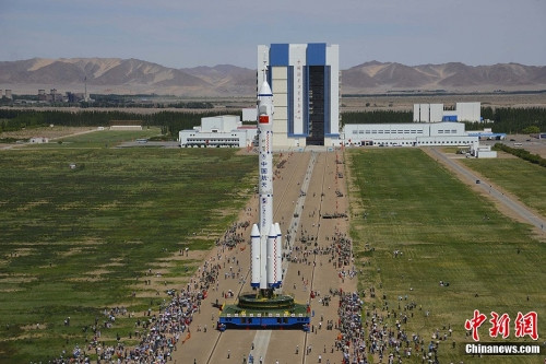 Tên lửa đẩy Trường Chinh 2F của Trung Quốc. Tên lửa đẩy Trường Chinh 2F của Trung Quốc.