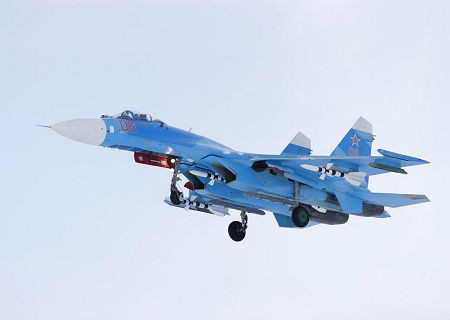 Máy bay chiến đấu J-11 Trung Quốc (trên) là bản sao của máy bay chiến đấu Su-27 Nga (dưới). Máy bay chiến đấu J-11 Trung Quốc (trên) là bản sao của máy bay chiến đấu Su-27 Nga (dưới).
