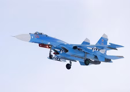 Máy bay chiến đấu J-11 Trung Quốc (trên) là bản sao của máy bay chiến đấu Su-27 Nga (dưới). Máy bay chiến đấu J-11 Trung Quốc (trên) là bản sao của máy bay chiến đấu Su-27 Nga (dưới).