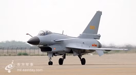 Trung Quốc vừa chào báo máy bay chiến đấu J-10 tại Triển lãm hàng không Chu Hải năm 2012 Trung Quốc vừa chào báo máy bay chiến đấu J-10 tại Triển lãm hàng không Chu Hải năm 2012