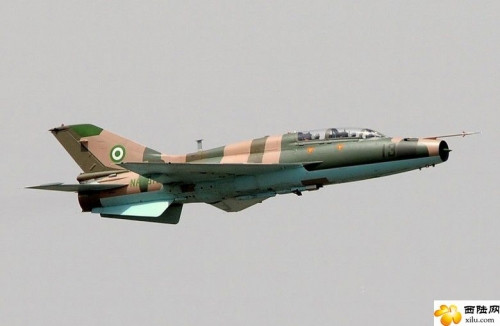 Máy bay chiến đấu J-7 tuy đã lạc hậu, nhưng đối với các nước thế giới thứ ba, nó có giá rẻ, nên vẫn sử dụng nhiều. Máy bay chiến đấu J-7 tuy đã lạc hậu, nhưng đối với các nước thế giới thứ ba, nó có giá rẻ, nên vẫn sử dụng nhiều.