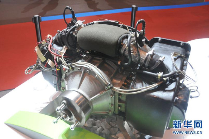 Động cơ kiểu pít tông HS133-H do Trung Quốc chế tạo