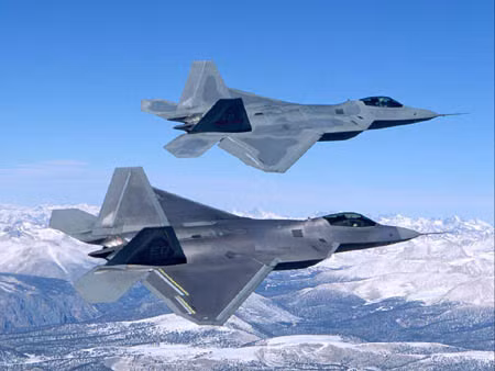 Máy bay chiến đấu tàng hình thế hệ thứ năm F-22 Không quân Mỹ