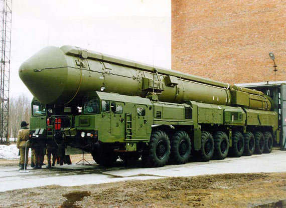 Tên lửa kiểu mới Topol-M (SS-27) của Nga. Tên lửa kiểu mới Topol-M (SS-27) của Nga.