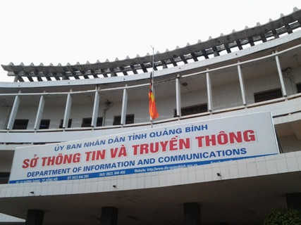 Cờ rủ được treo tại Sở Thông tin và Truyền Thông tỉnh Quảng Bình Cờ rủ được treo tại Sở Thông tin và Truyền Thông tỉnh Quảng Bình