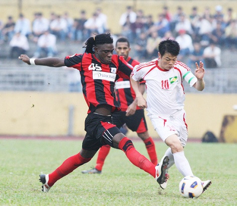 Tiền đạo Văn Quyến tiếp tục được tin tưởng đá chính trong trận đấu chiều nay. Ảnh: VSI