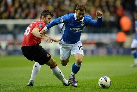 Thua Wigan, M.U chỉ còn hơn Man City giờ đúng 5 điểm Thua Wigan, M.U chỉ còn hơn Man City giờ đúng 5 điểm