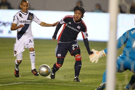 Lee Nguyễn suýt chút nữa đã có bàn thắng cho riêng mình vào lưới LA Galaxy