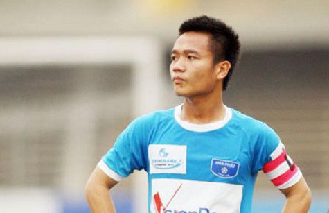 Tiền vệ Đinh Thanh Trung vẫn rất biết ơn bầu Kiên sau những khúc mắc không đáng có xảy ra thời gian qua Tiền vệ Đinh Thanh Trung vẫn rất biết ơn bầu Kiên sau những khúc mắc không đáng có xảy ra thời gian qua