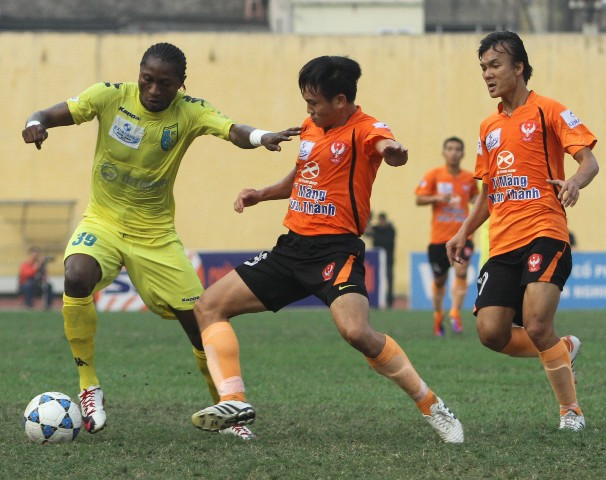 Samson (áo vàng) bản hợp đồng triệu đô gây thất vọng của HN T&T