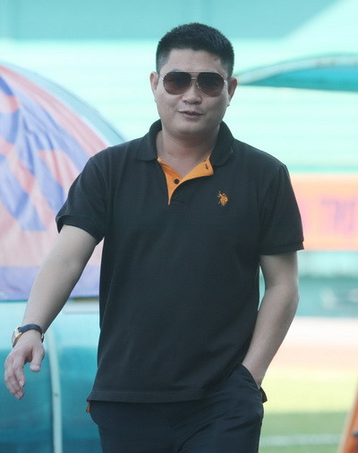 Bầu Thụy của Sài Gòn FC tỏ ra phiền lòng vì những lùm xùm ở CLB thời gian qua Bầu Thụy của Sài Gòn FC tỏ ra phiền lòng vì những lùm xùm ở CLB thời gian qua