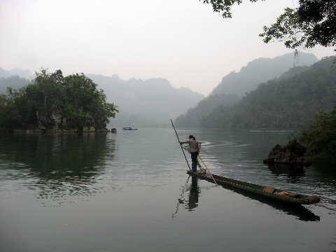 Hồ Ba Bể - Bắc Cạn.