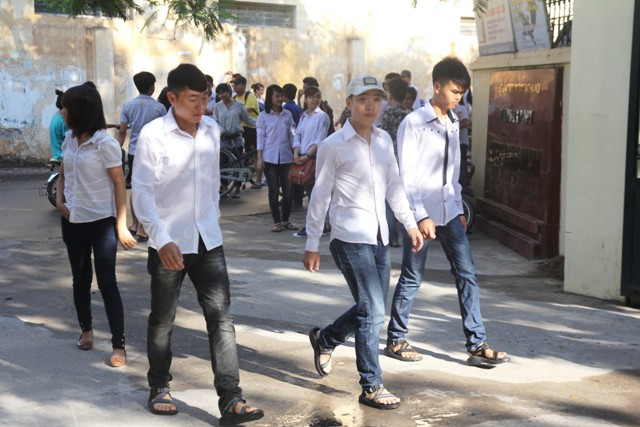 Các thí sinh bày tỏ sự quyết tâm làm tốt môn Ngữ văn. Ảnh minh họa XT Các thí sinh bày tỏ sự quyết tâm làm tốt môn Ngữ văn. Ảnh minh họa XT