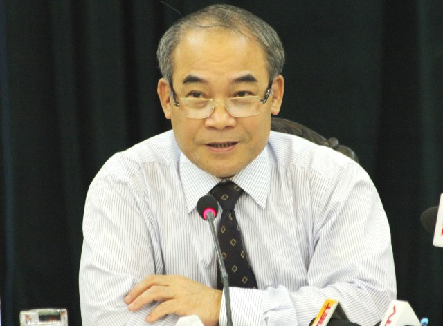 Thứ trưởng Nguyễn Vinh Hiển cho biết, trong những năm tới sẽ tiếp tục ra đề theo hướng mở. Ảnh Xuân Trung Thứ trưởng Nguyễn Vinh Hiển cho biết, trong những năm tới sẽ tiếp tục ra đề theo hướng mở. Ảnh Xuân Trung