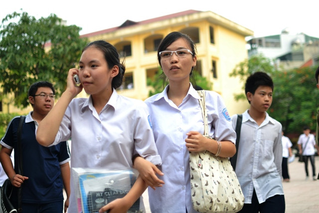 Các thi sinh cho biết, đề Toán chiều nay (18/6) không khó nhưng để đạt điểm cao rất khó. Ảnh Xuân Trung Các thi sinh cho biết, đề Toán chiều nay (18/6) không khó nhưng để đạt điểm cao rất khó. Ảnh Xuân Trung