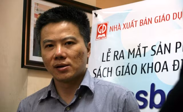 GS Ngô Bảo Châu cho biết, SGK điện tử là bước đột phá, tuy nhiên cần nghiên cứu thêm để đáp ứng đúng nhu cầu của giáo viên và học sinh hơn nữa. Ảnh Xuân Trung